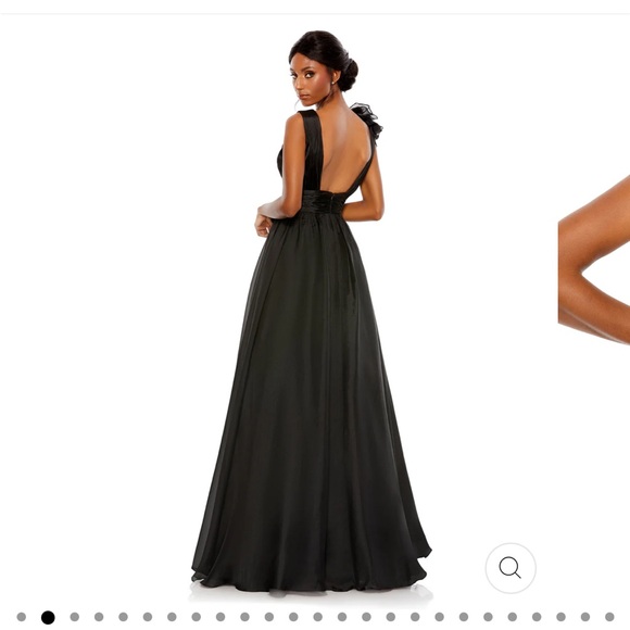 Mac Duggal Ruffle Shoulder V-Neck Chiffon Gown Black Size 14 Formal Dress - Picture 2 of 11